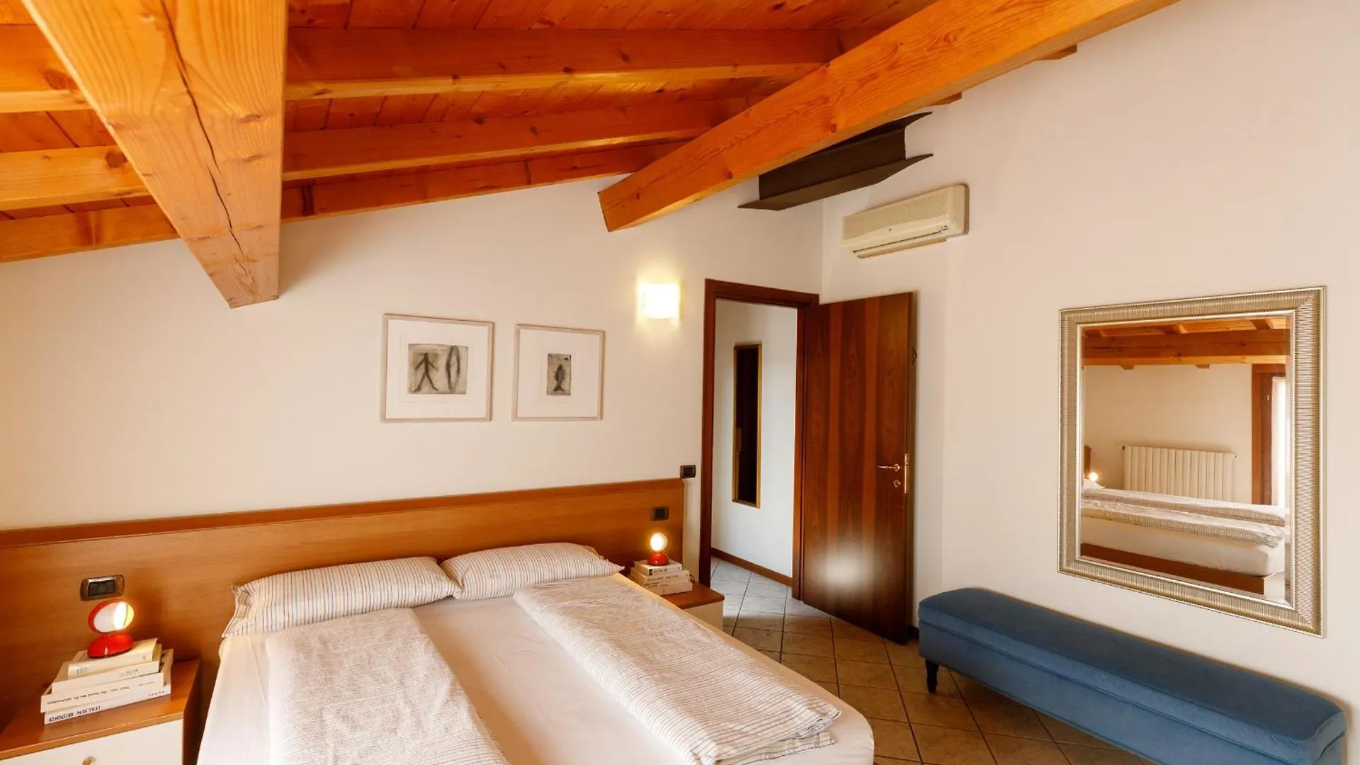 App. Chiaretto In City Centre Bardolino With P. Apartment